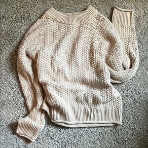 Universal Thread Cream Crew Neck Sweater